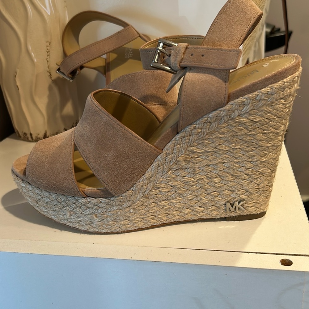 Michael Kors tan wedge size 9.5